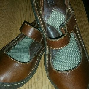 Born Mary Jane style leather shoes